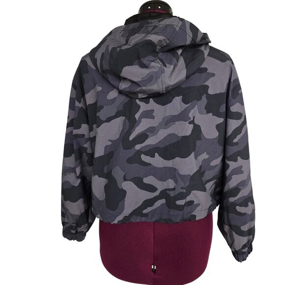 Women's Old Navy "Active" Gray Camo Water Resistant Cropped Rain Jacket | Size M - Picture 2 of 12